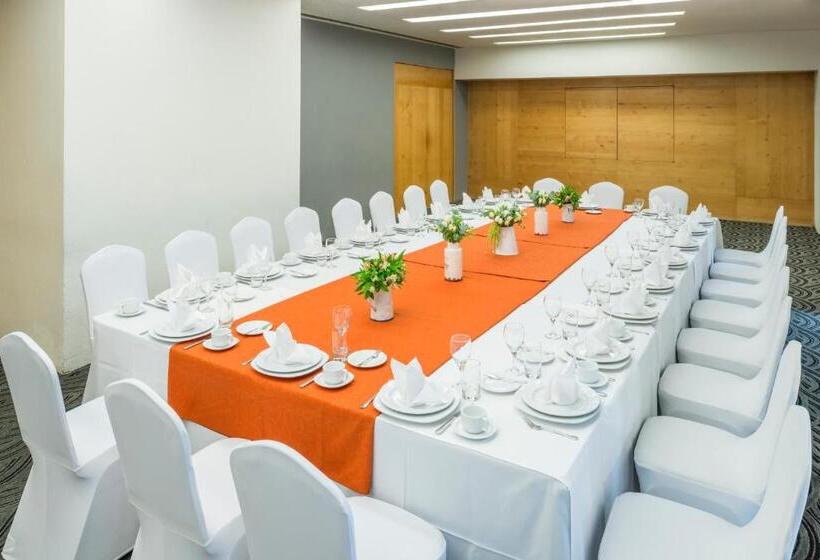 هتل Real Inn Perinorte