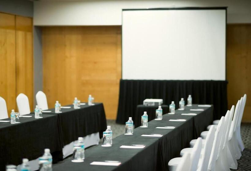 هتل Real Inn Perinorte