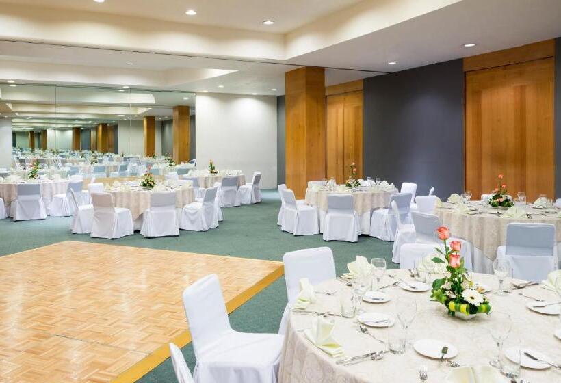 هتل Real Inn Perinorte