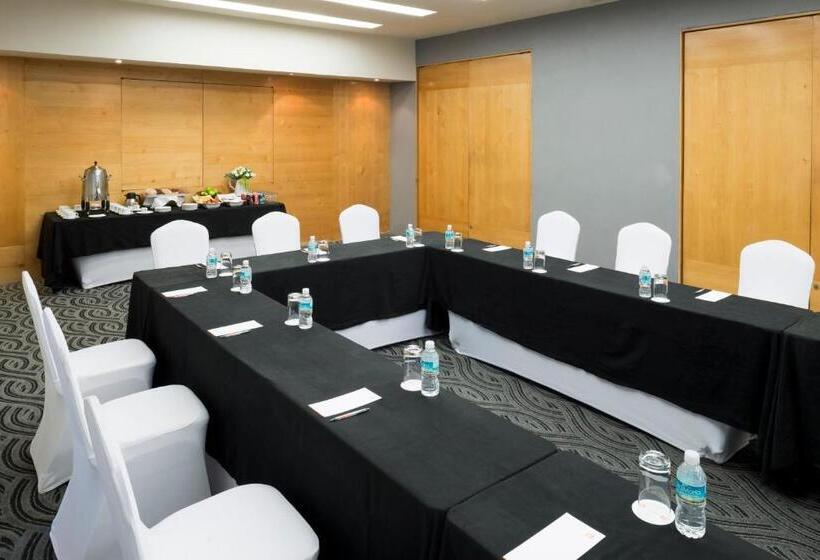 هتل Real Inn Perinorte