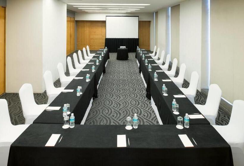 هتل Real Inn Perinorte