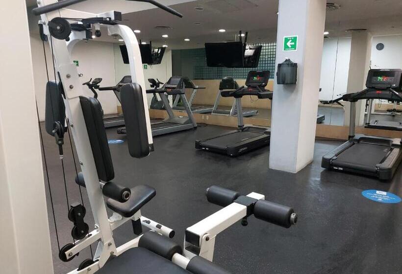 هتل Real Inn Perinorte