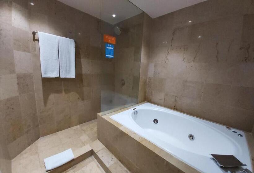 هتل Real Inn Perinorte