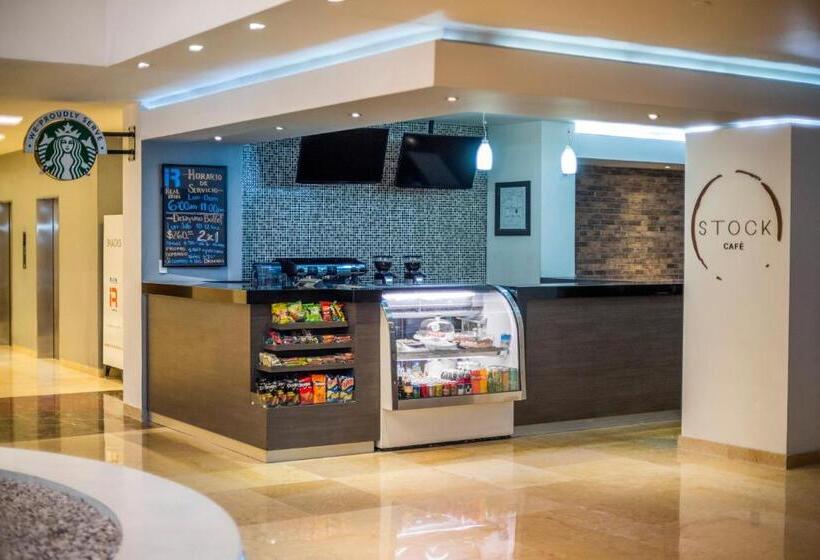 هتل Real Inn Perinorte