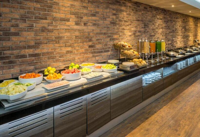 هتل Real Inn Perinorte