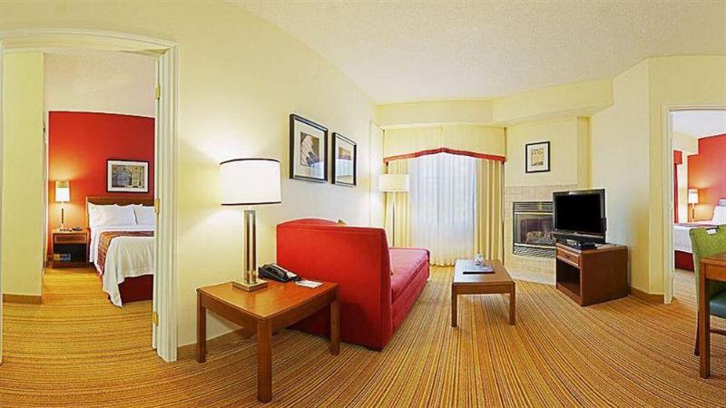 בית מלון כפרי Residence Inn Dallas Park Central