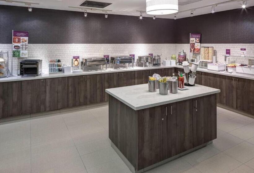 فندق Residence Inn Kansas City Country Club Plaza