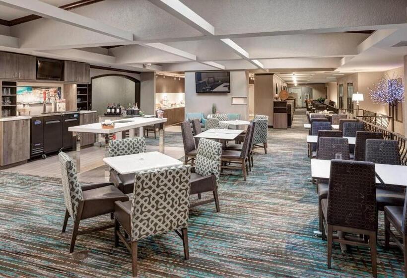 فندق Residence Inn Kansas City Country Club Plaza