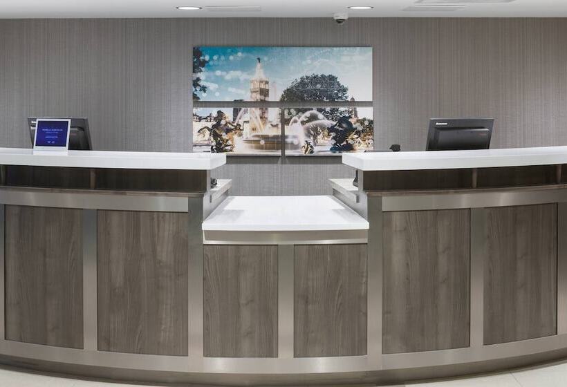 هتل Residence Inn Kansas City Country Club Plaza