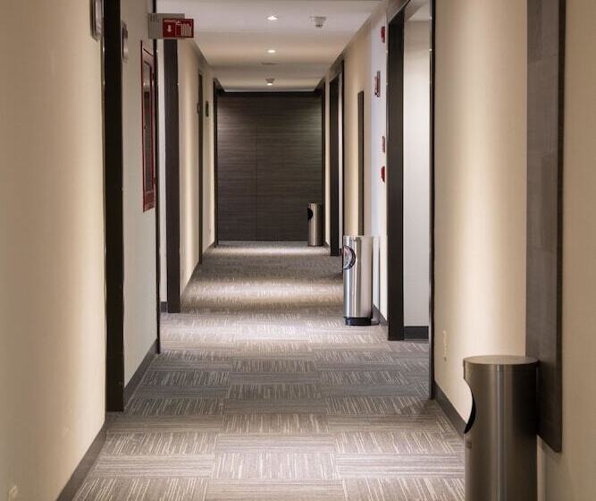 ホテル Riazor Aeropuerto