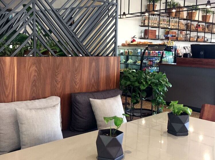 ホテル Riazor Aeropuerto