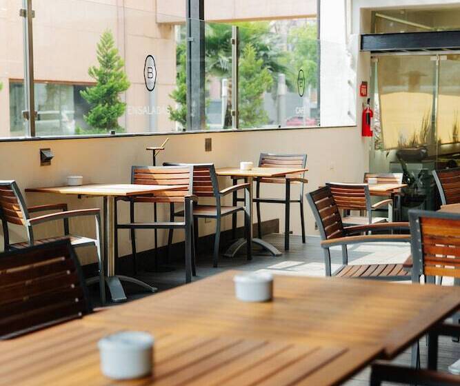 ホテル Riazor Aeropuerto