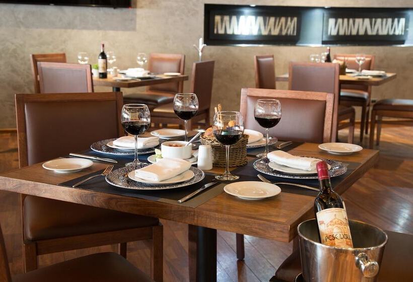 ホテル Riazor Aeropuerto