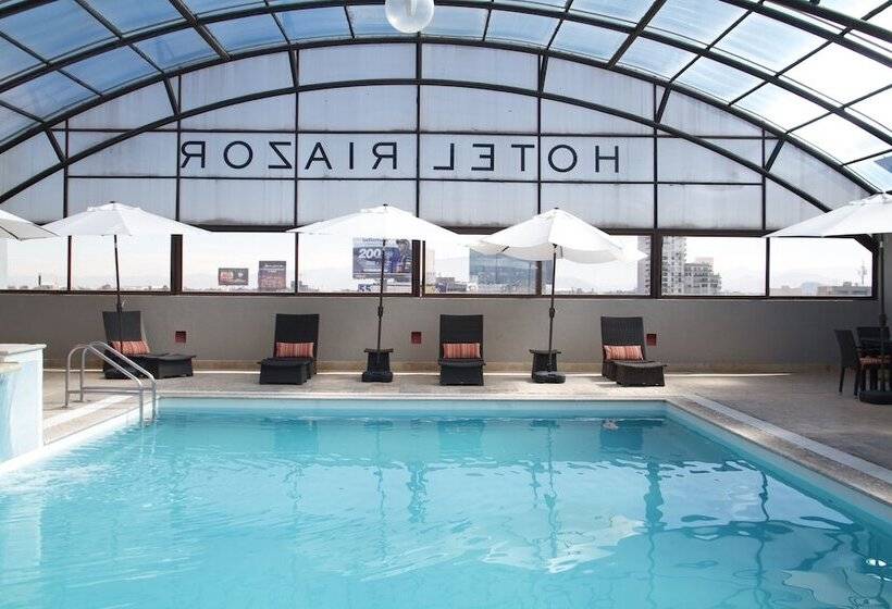 ホテル Riazor Aeropuerto