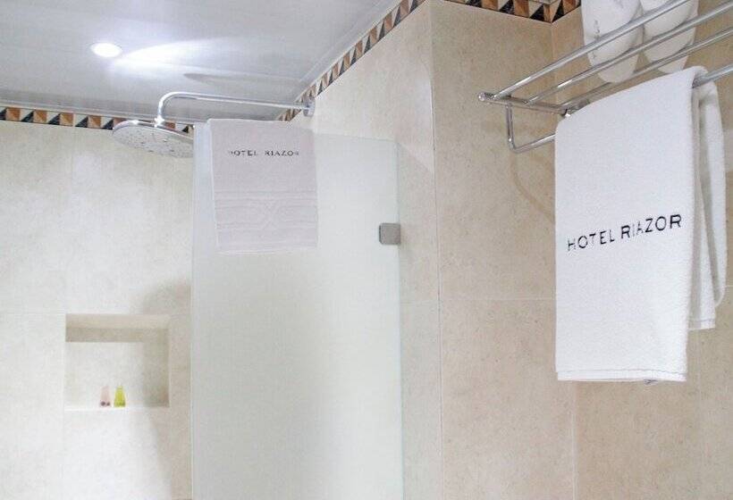 ホテル Riazor Aeropuerto