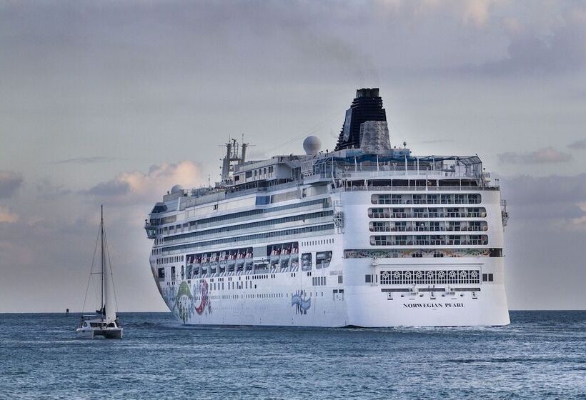 בית מלון כפרי Rodeway Inn South Miami Coral Gables