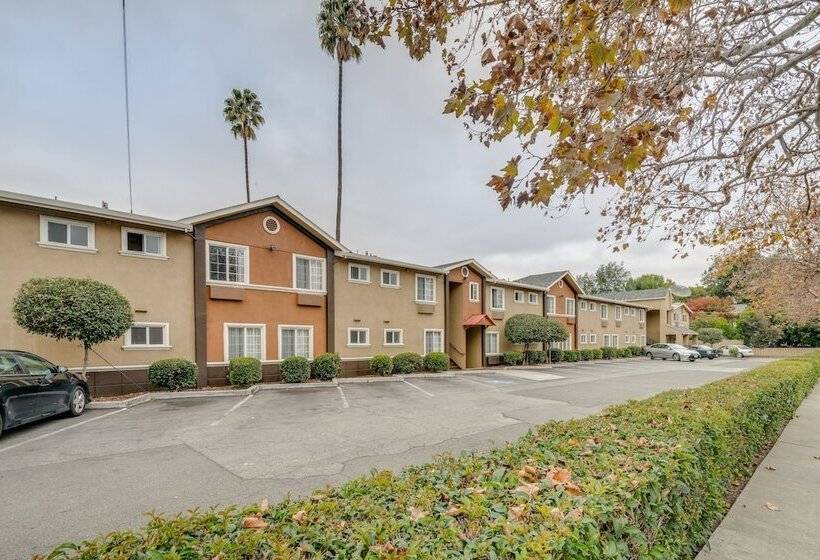 فندق Rose Garden