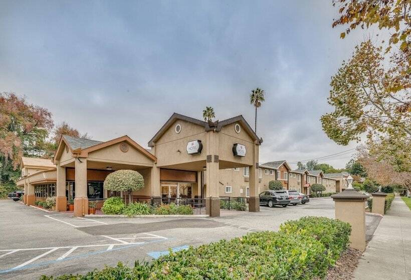 فندق Rose Garden