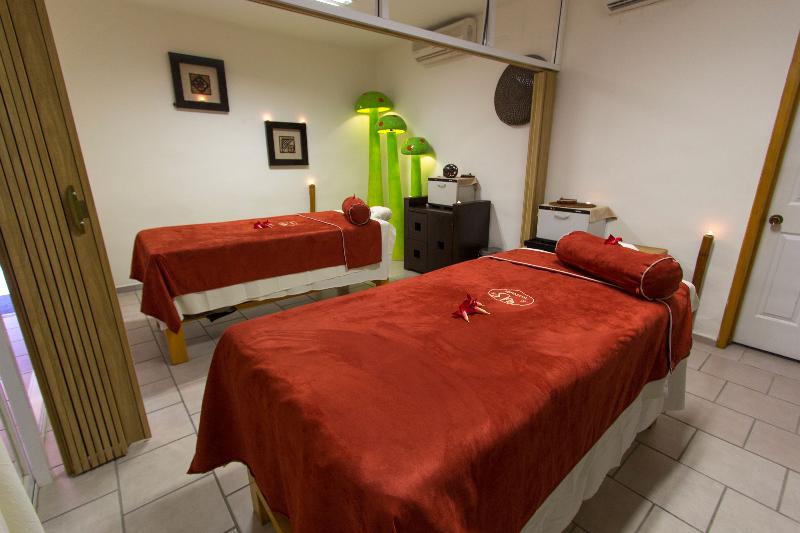 ホテル Grand Decameron Complex Bucerias, A Trademark All Inclusive Resort