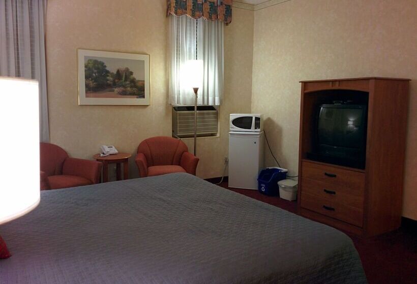 Отель Royal Inn & Suites