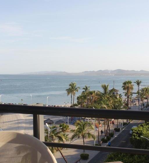 בית מלון כפרי Seven Crown La Paz Malecon