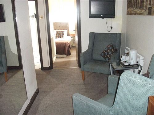 Отель The New Staincliffe