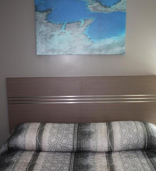 فندق Stanford Inn & Suites