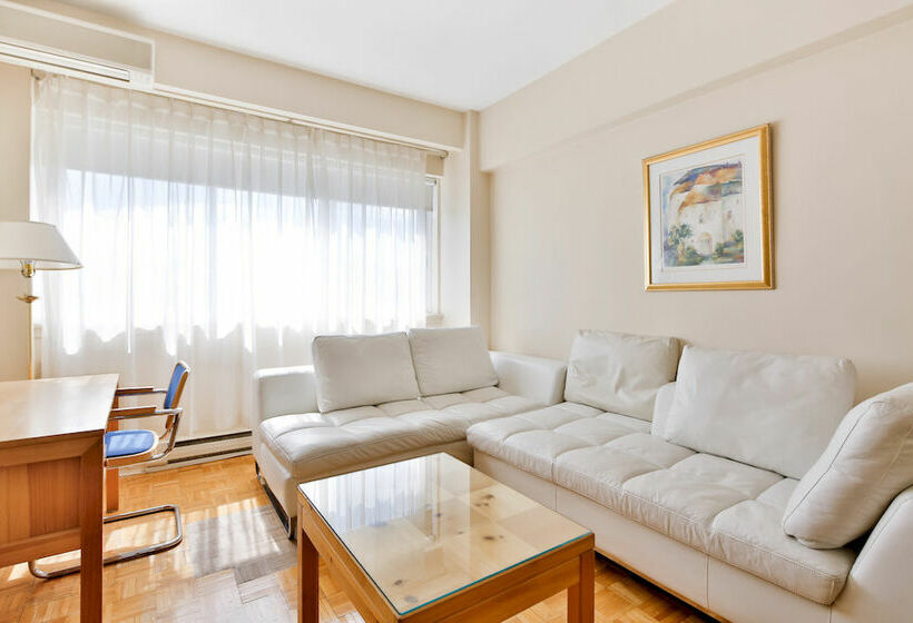 בית מלון כפרי Sunset Suites