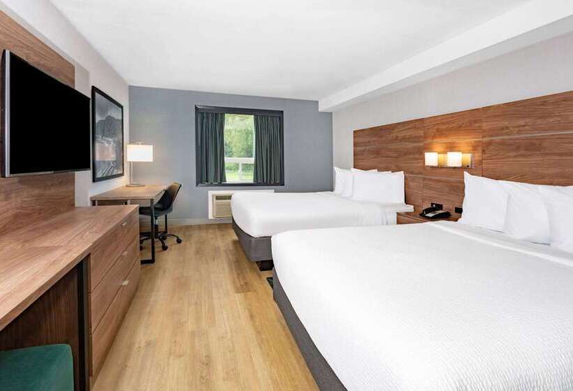 בית מלון כפרי Super 8 By Wyndham Cornwall On