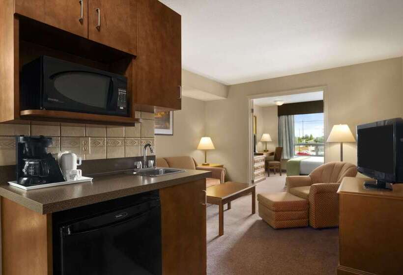 酒店 Super 8 By Wyndham Fort St. John Bc