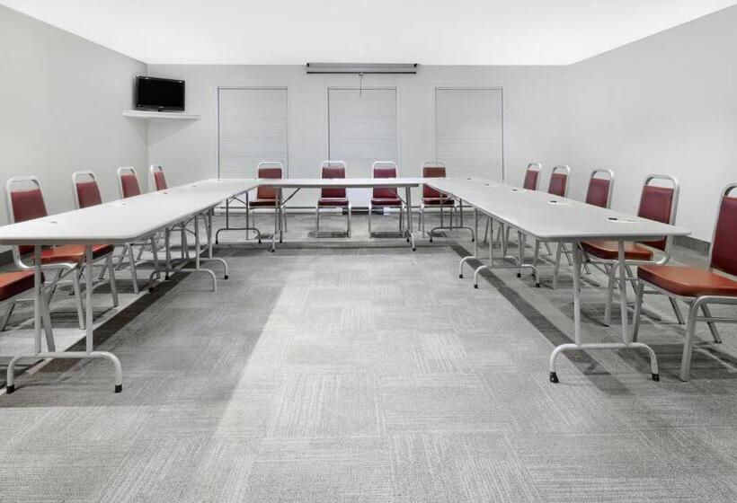 ホテル Super 8 By Wyndham Morden