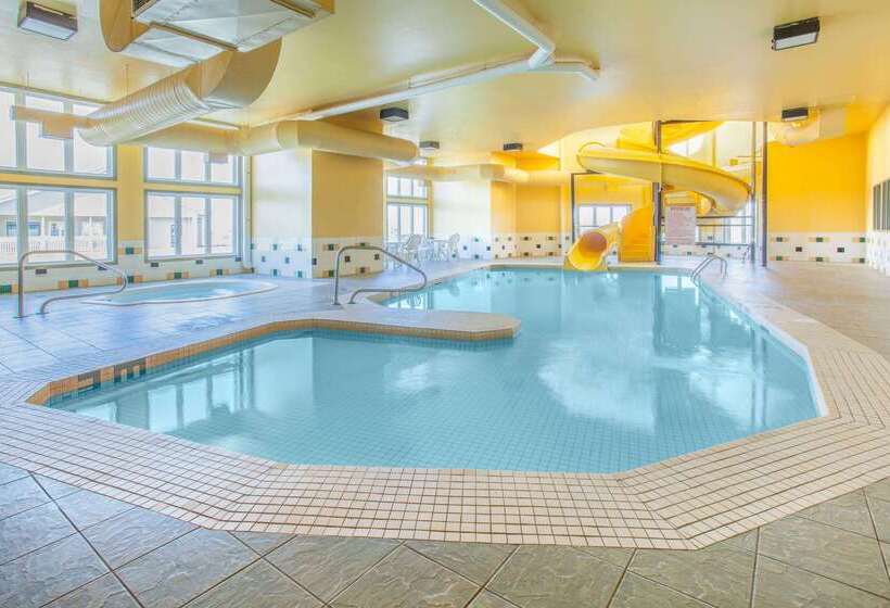 Отель Super 8 By Wyndham Truro Ns