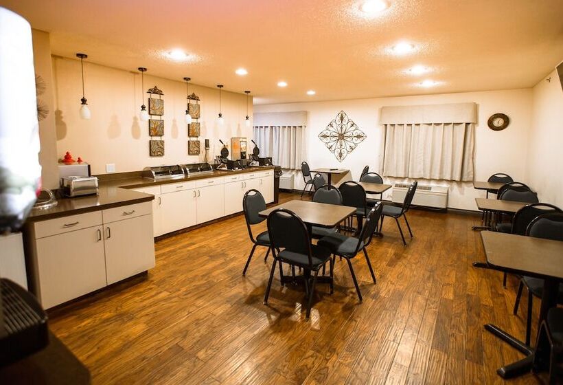 فندق Ten Pin Inn & Suites