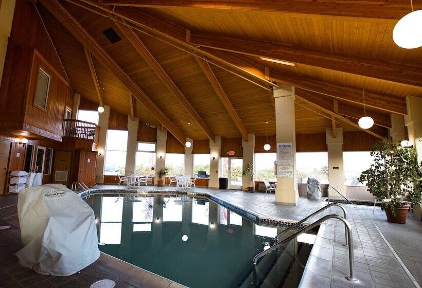 فندق Ten Pin Inn & Suites