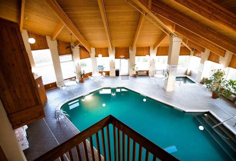 فندق Ten Pin Inn & Suites