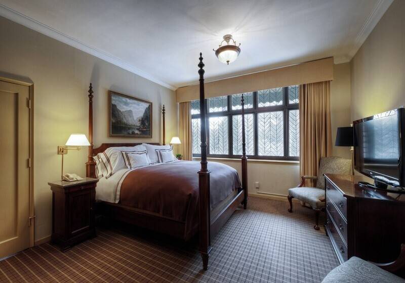 Отель The Ahwahnee