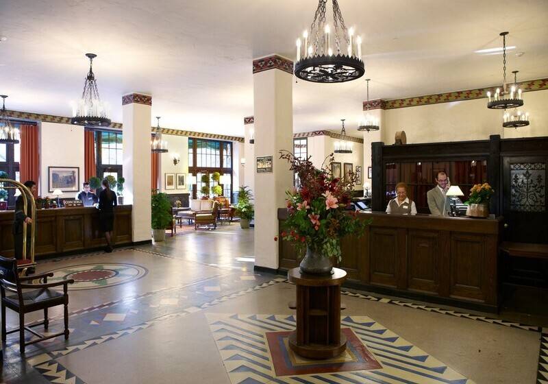 Отель The Ahwahnee