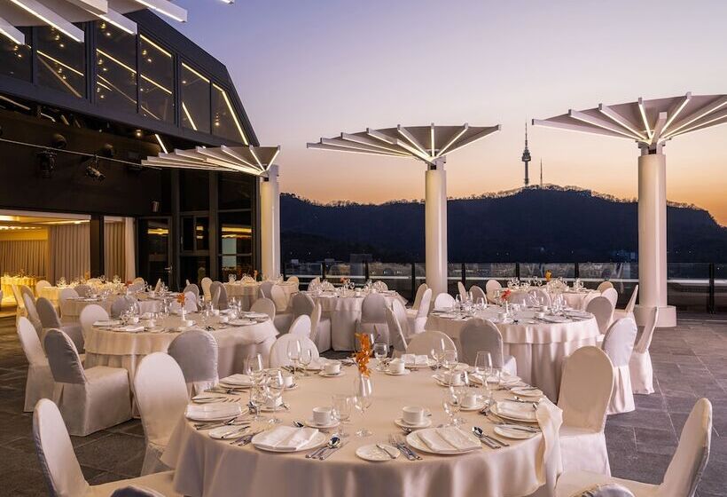 ホテル The Ambassador Seoul  A Pullman