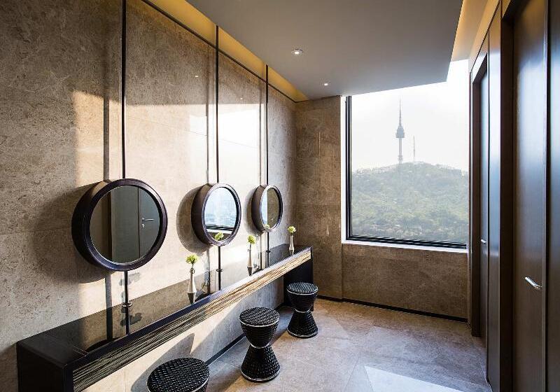 ホテル The Ambassador Seoul  A Pullman