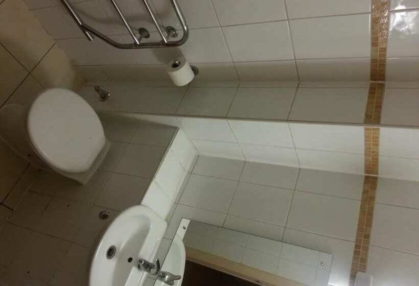 בית מלון כפרי Berkeley Court