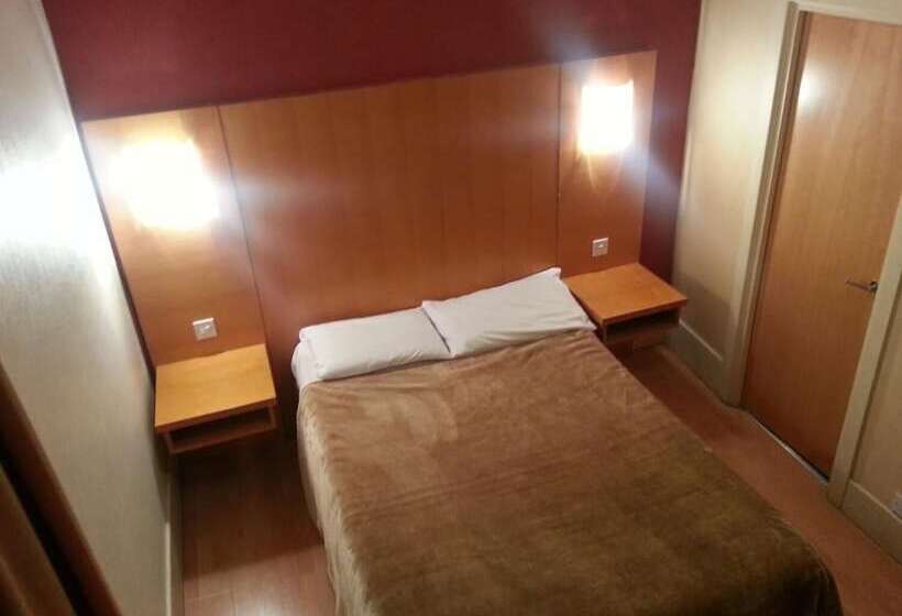 בית מלון כפרי Berkeley Court