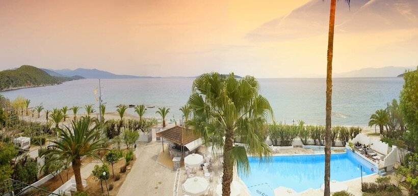 בית מלון כפרי The Grove Seaside