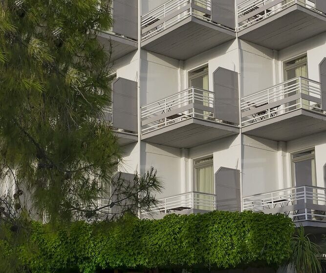 בית מלון כפרי The Grove Seaside