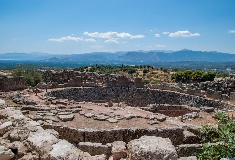 בית מלון כפרי The Grove Seaside