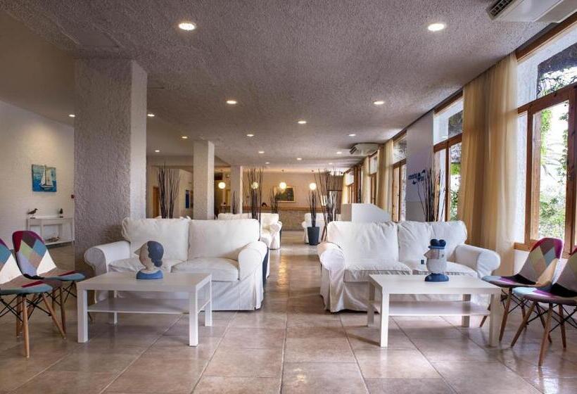 בית מלון כפרי The Grove Seaside