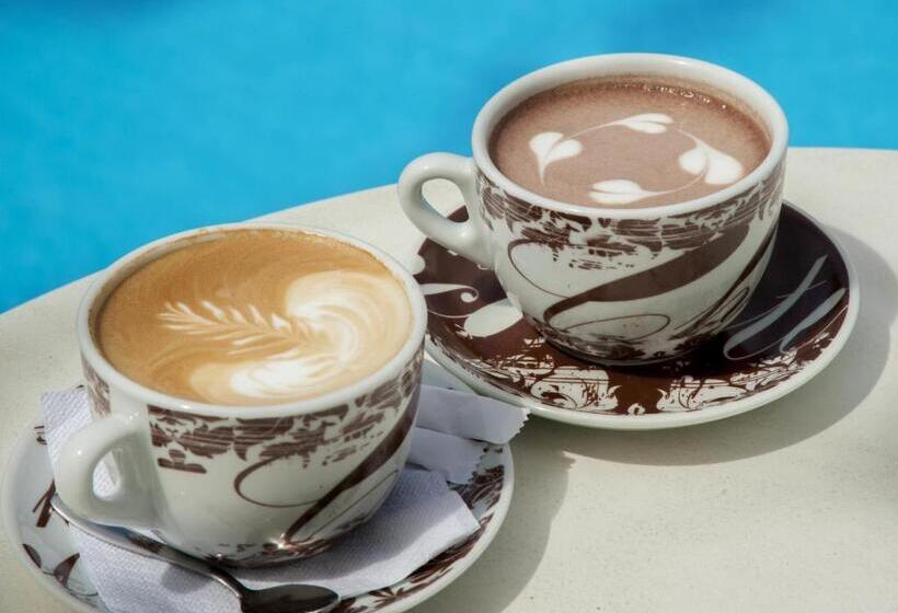 בית מלון כפרי The Grove Seaside