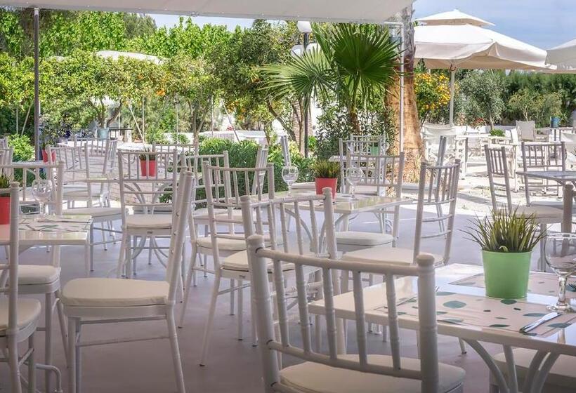 בית מלון כפרי The Grove Seaside