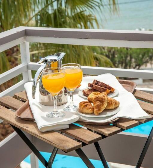 בית מלון כפרי The Grove Seaside