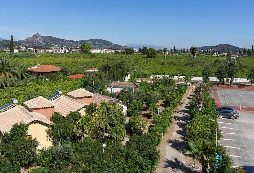 בית מלון כפרי The Grove Seaside