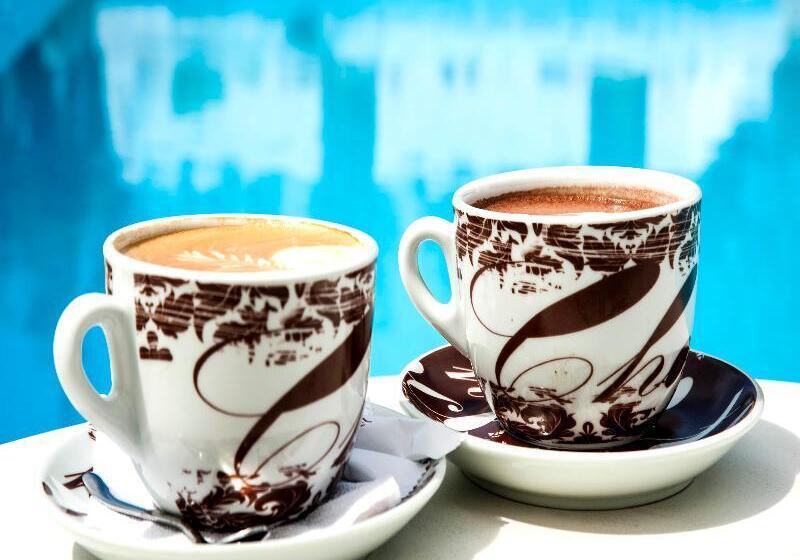 בית מלון כפרי The Grove Seaside